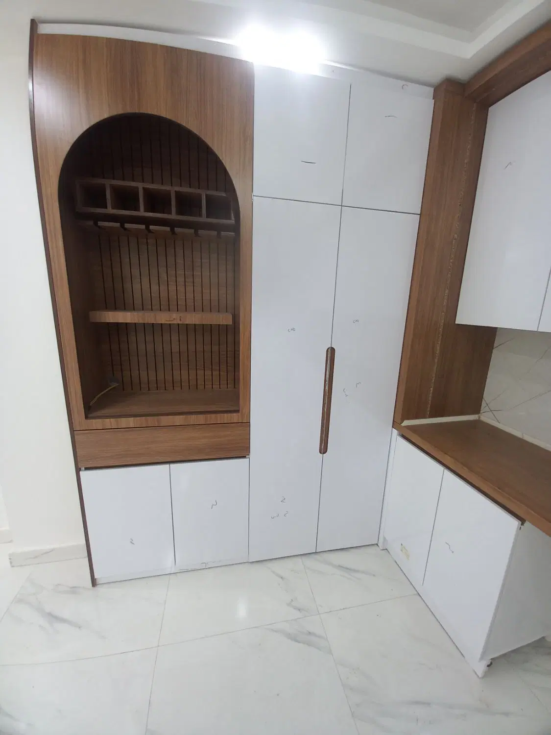 واحد سند دار ۱۴۰ متری فول امکانات
