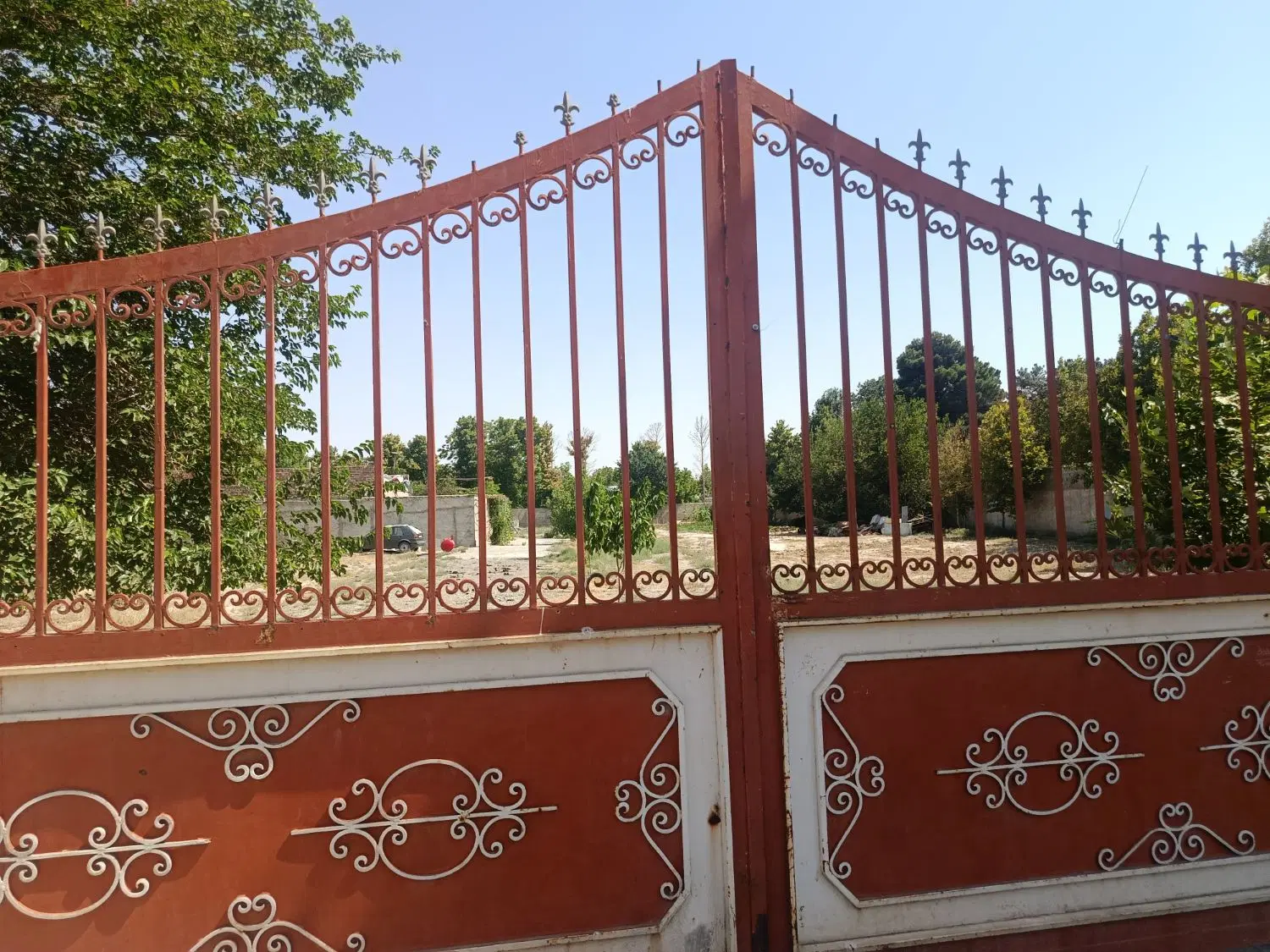 زمین به متراژ 138متر