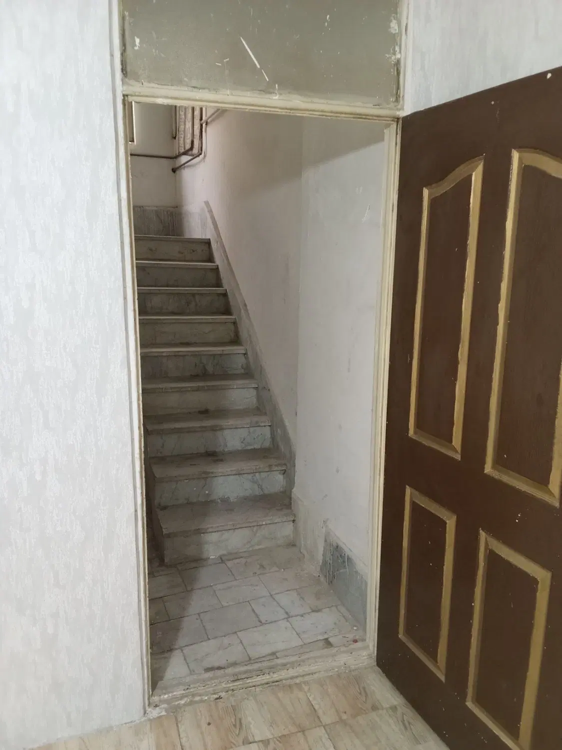 یک واحد تقریبا۵۰ متری