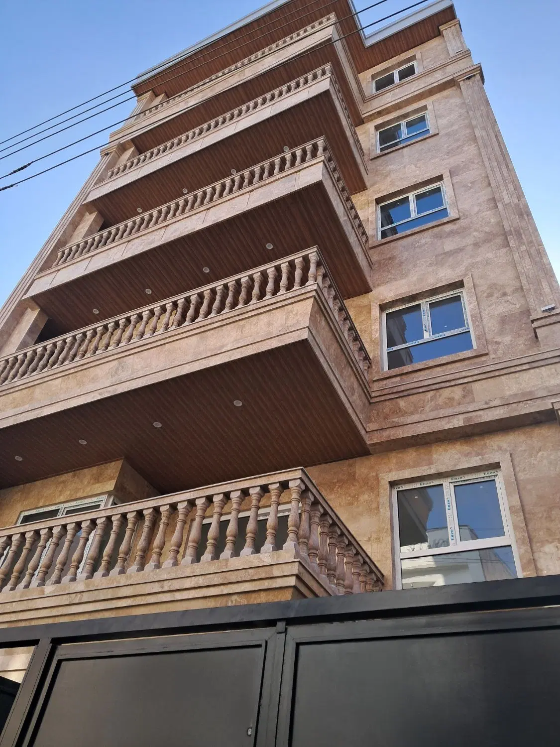 آپارتمان ۱۳۲ متری_تکواحدی_نوساز