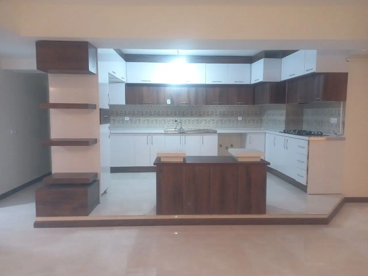 ۱۰۸ متر برج صدرا
