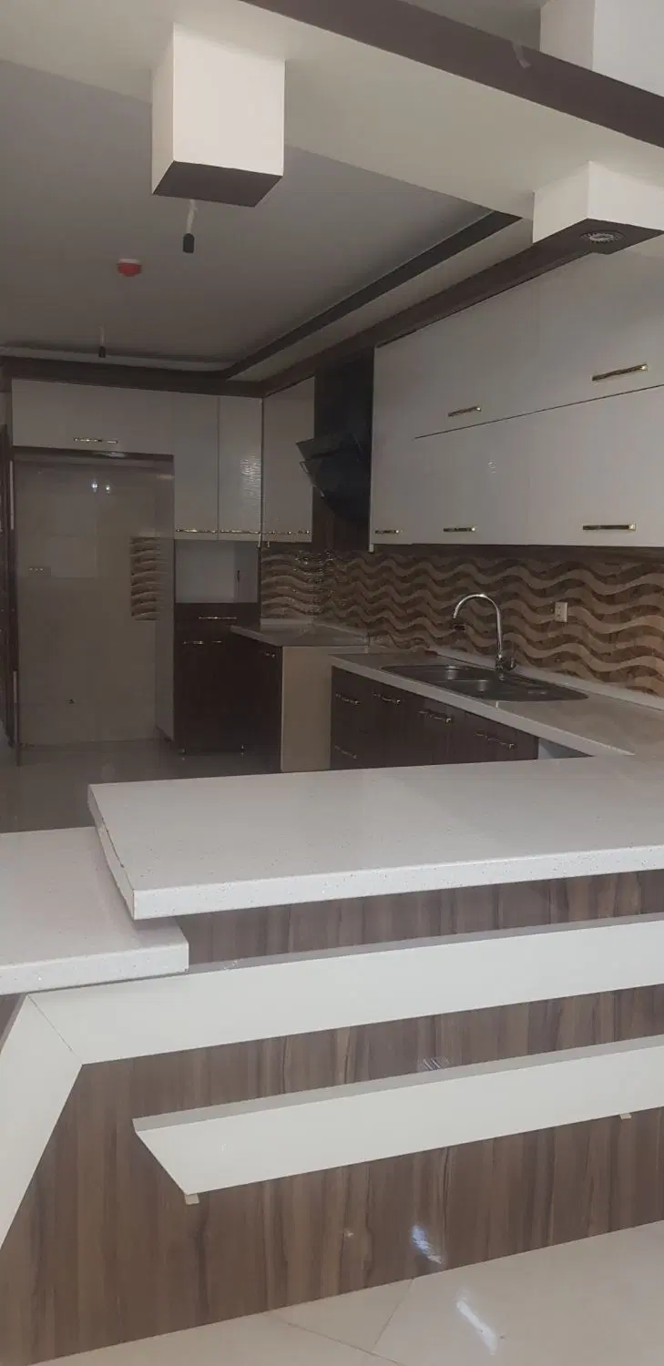 ۲عدد آپارتمان در یک طبقه،خ چهارباغ پایین ۳خوابه