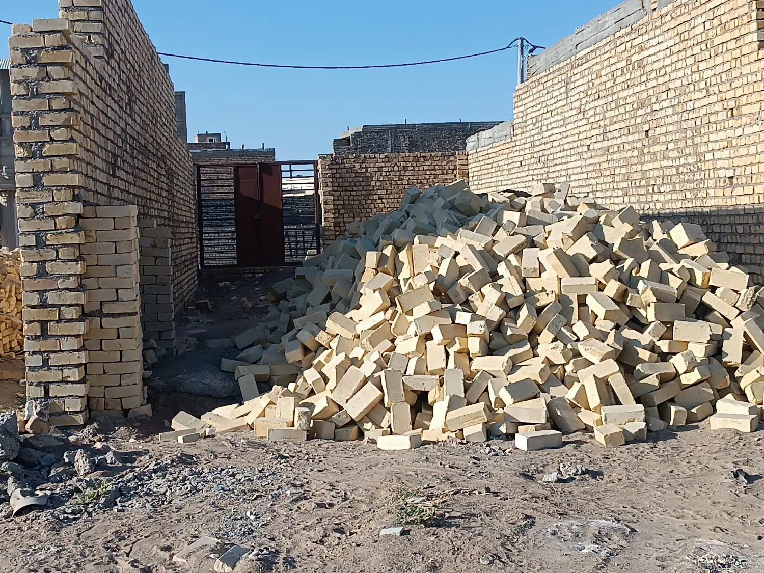 زمین ۱۲۰متری انتهای اذرپیوند