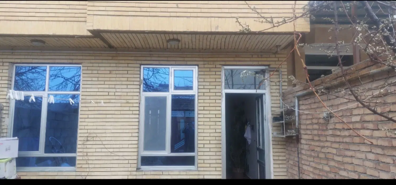 خانه ویلایی طبقه همکف خیابان دانشگاه