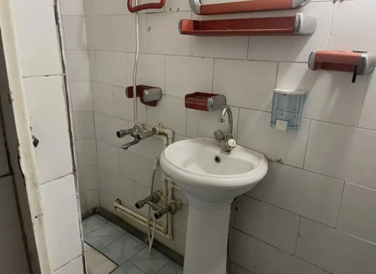 همکف دربست