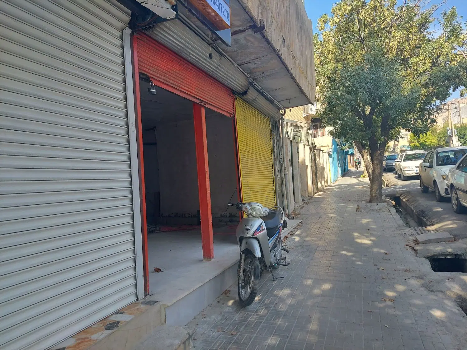 مغازه ۱۰۰ متری بر اصلی تختی