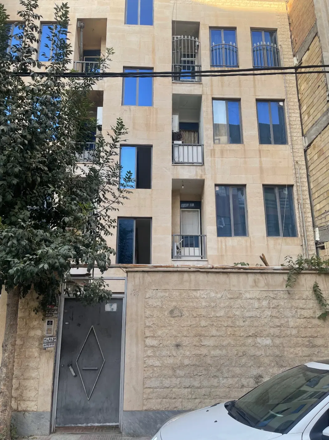 واحد ۷۰ متری سند دار روبه نما