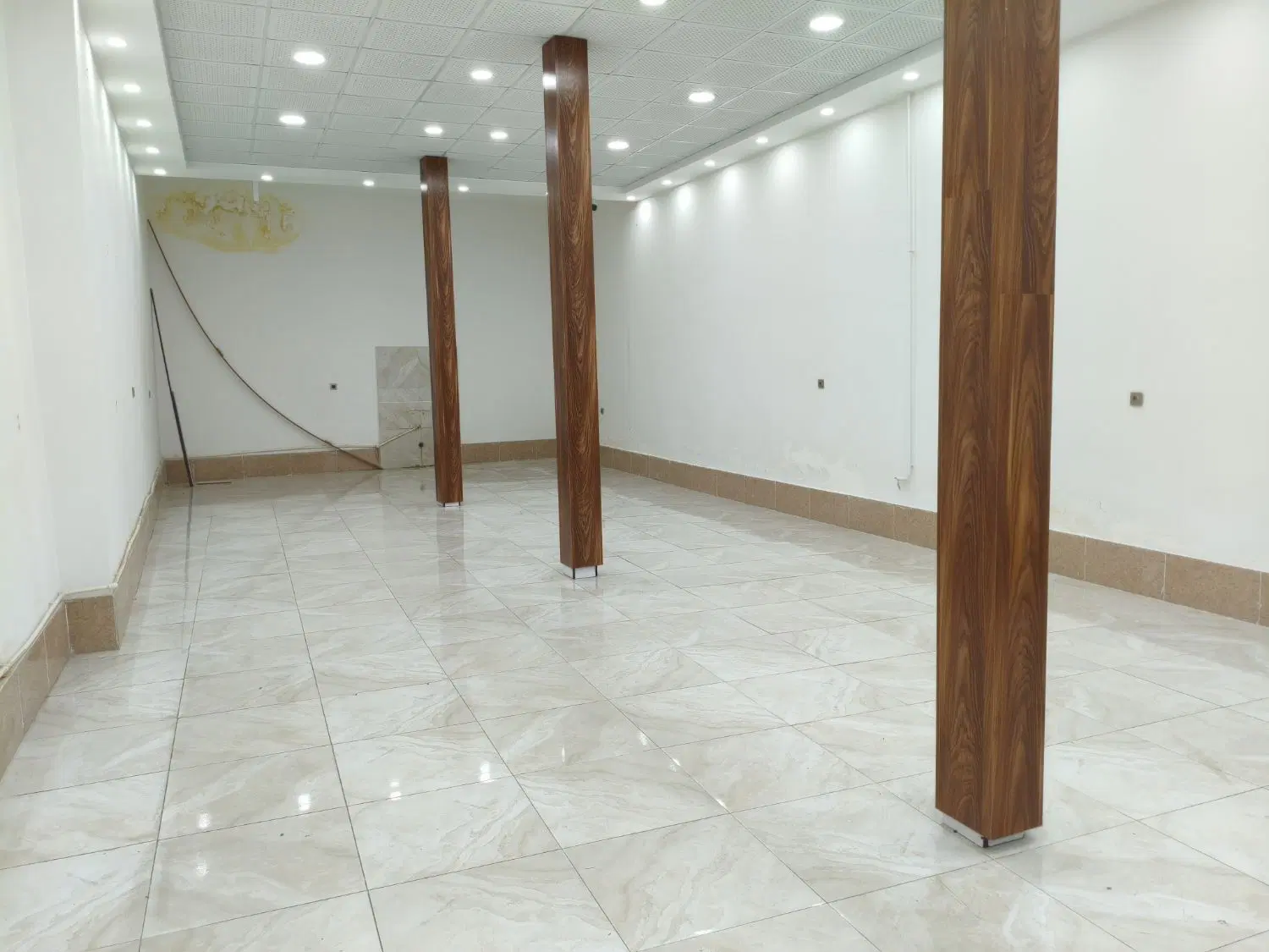 اجاره مغازه ۱۰۰ متری آزادی غربی