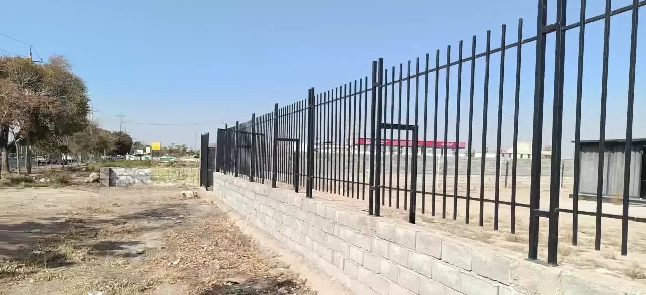 اجاره زمین بزرگ حصار شده با امکانات