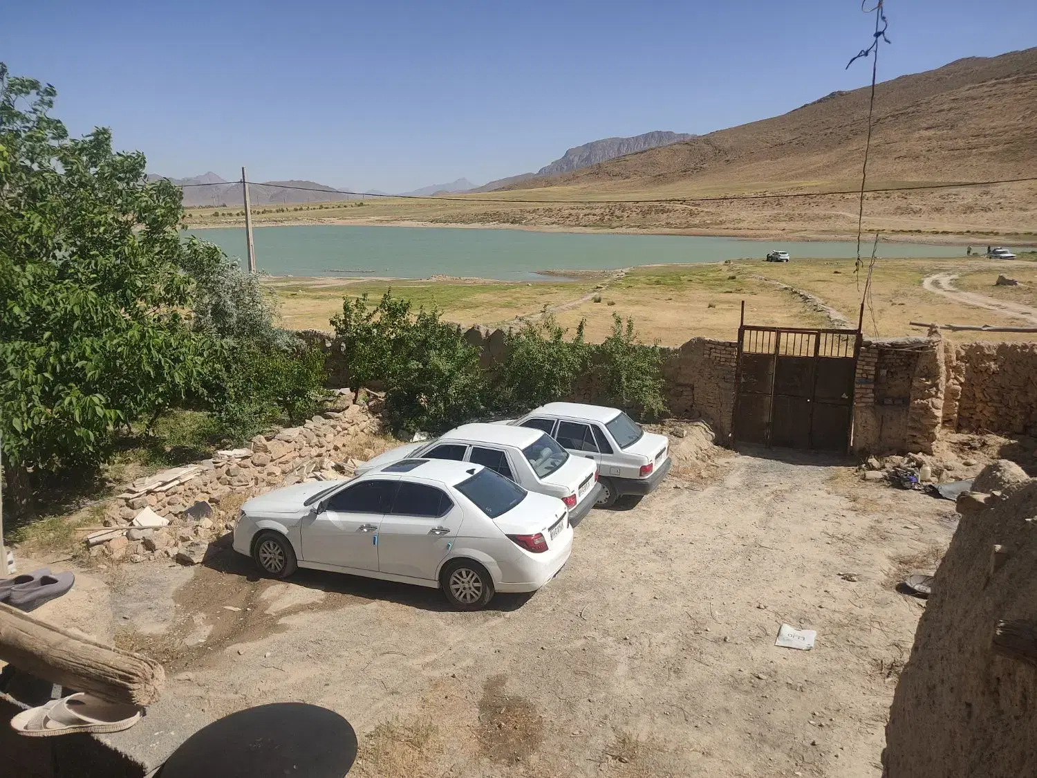 یک باب ساختمان دوطبقه واقع در روستای استهلاک