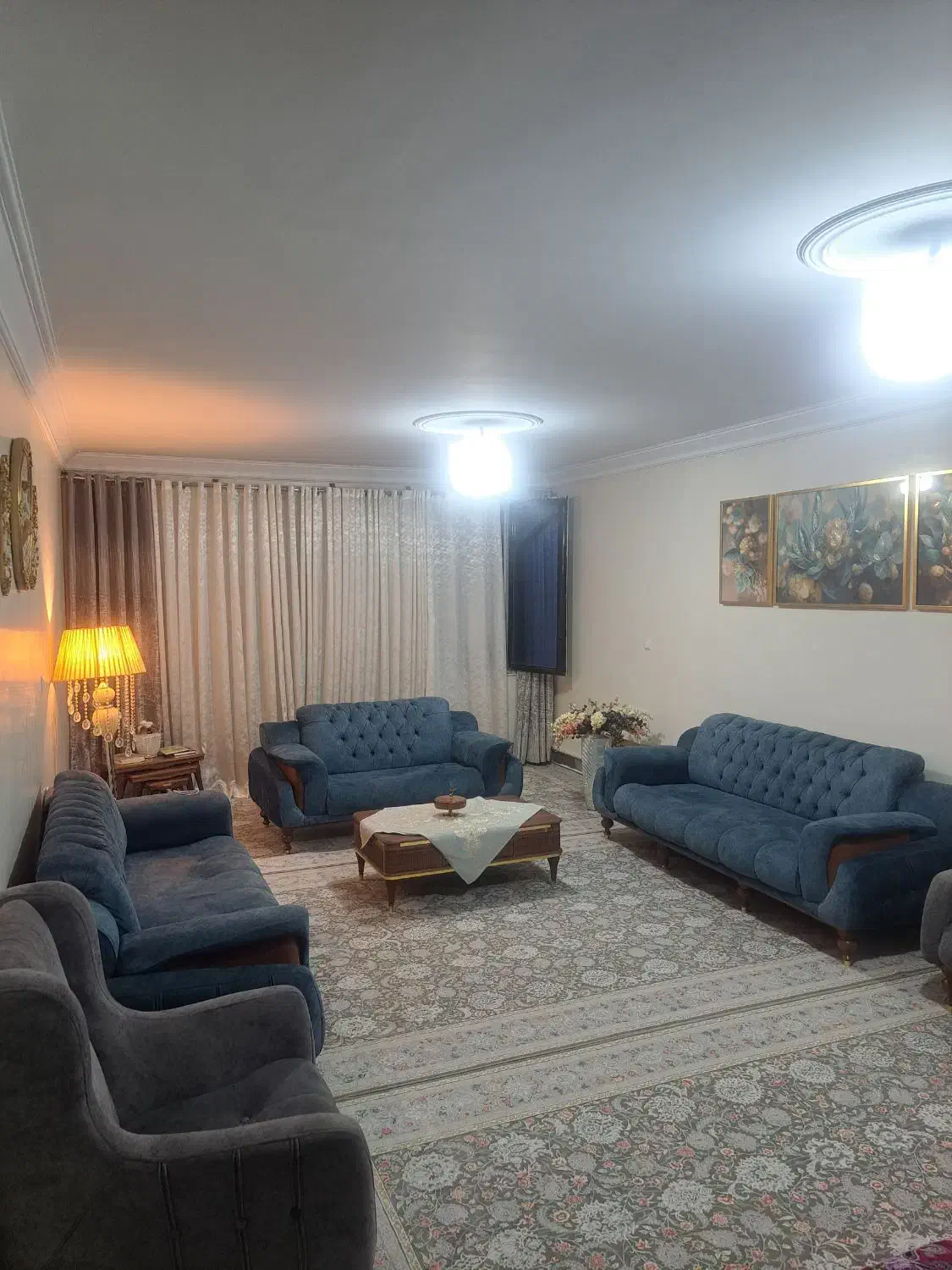 نبش خیابان پنجم .روبروی بانک صادرات