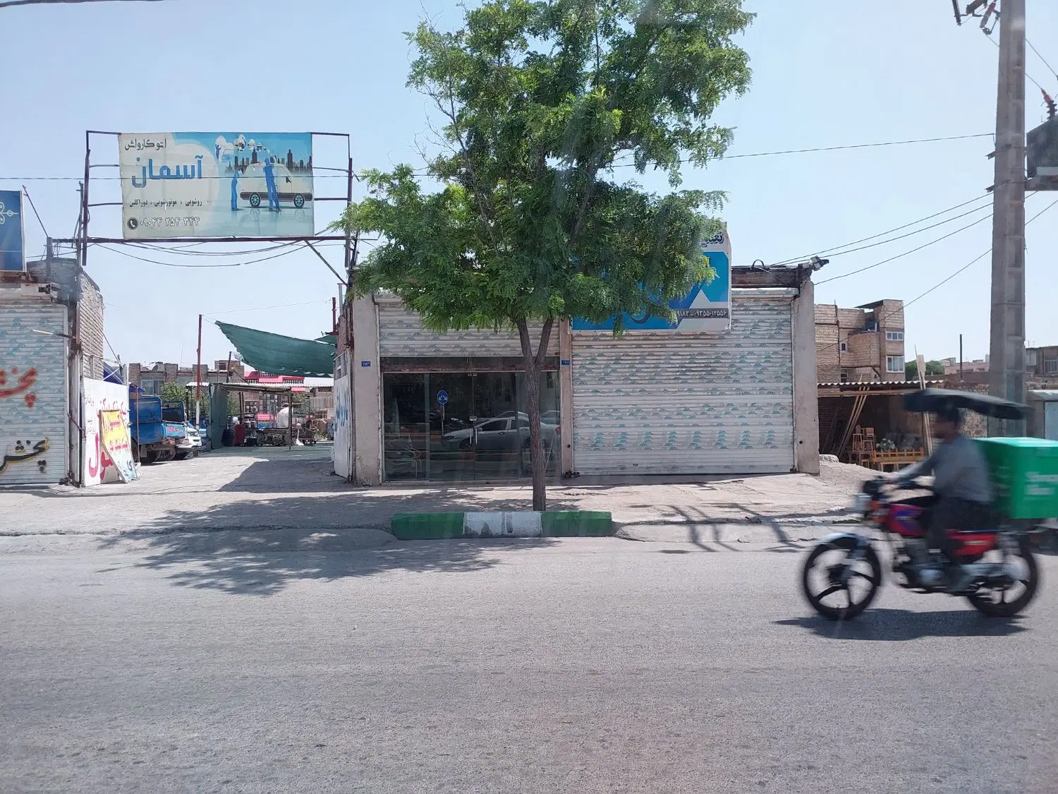 زمین حاشیه صد متری میرزایی میدان بار نوغان