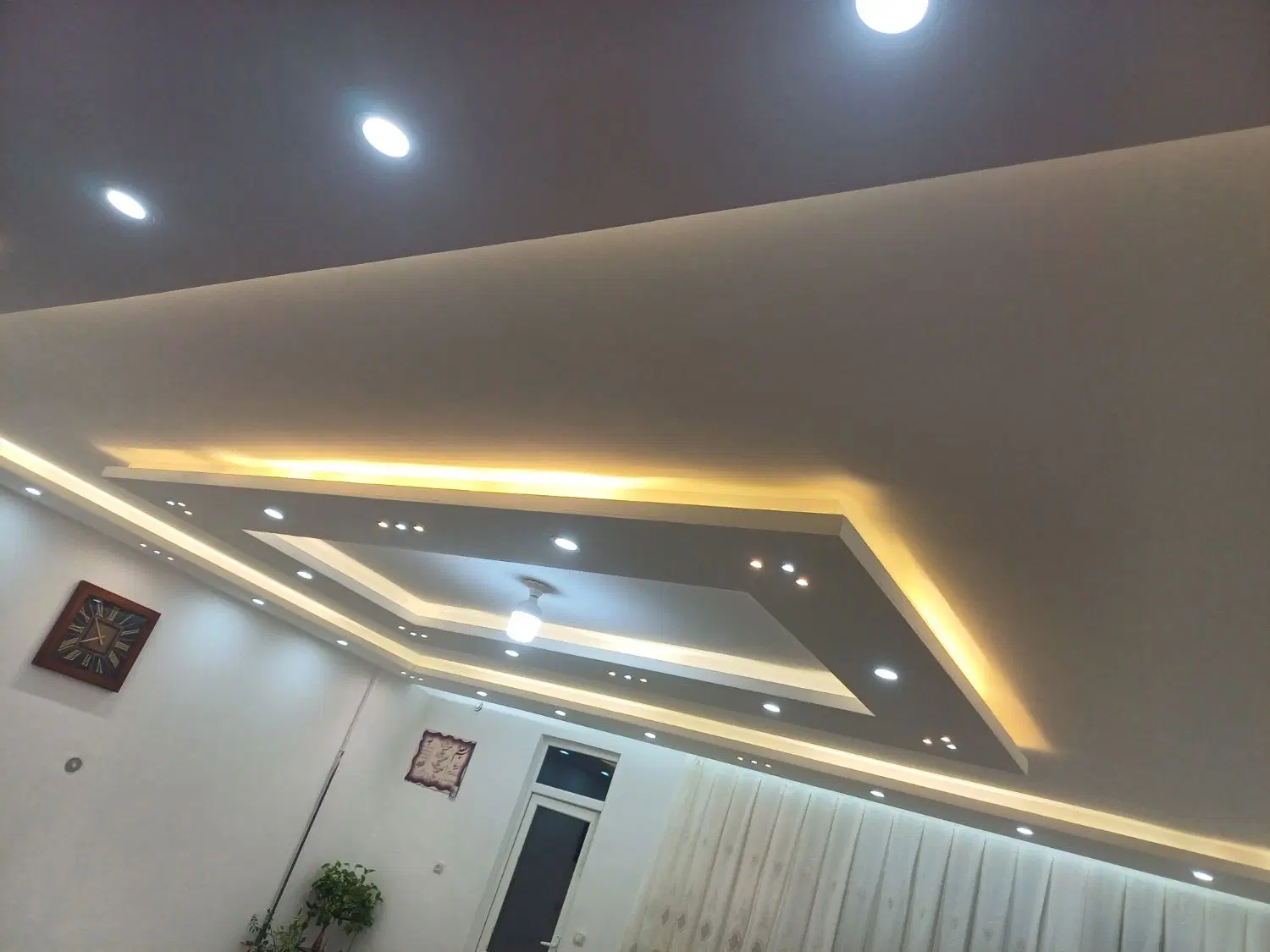 اجاره یک طبقه دربست با پارکینگ در اساوله