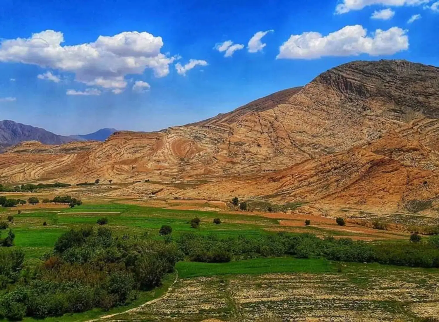خونه باغ کوهپایه با آب دائم زیر قیمت