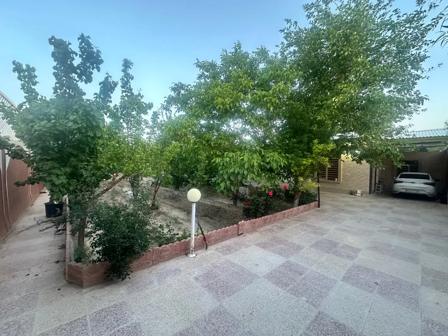 باغ ۱۲۰۰ متری قدیمی