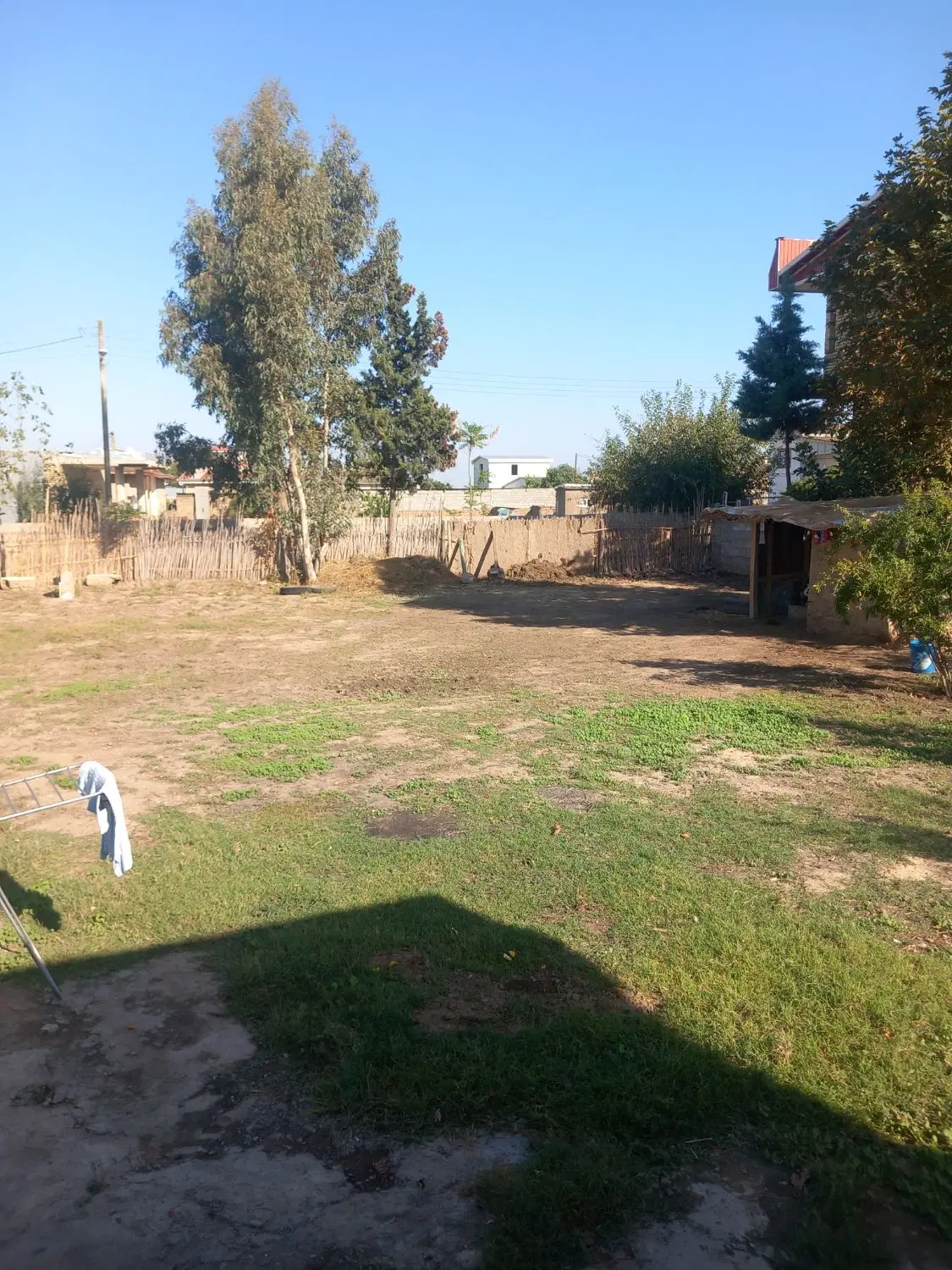 زمین فروشی