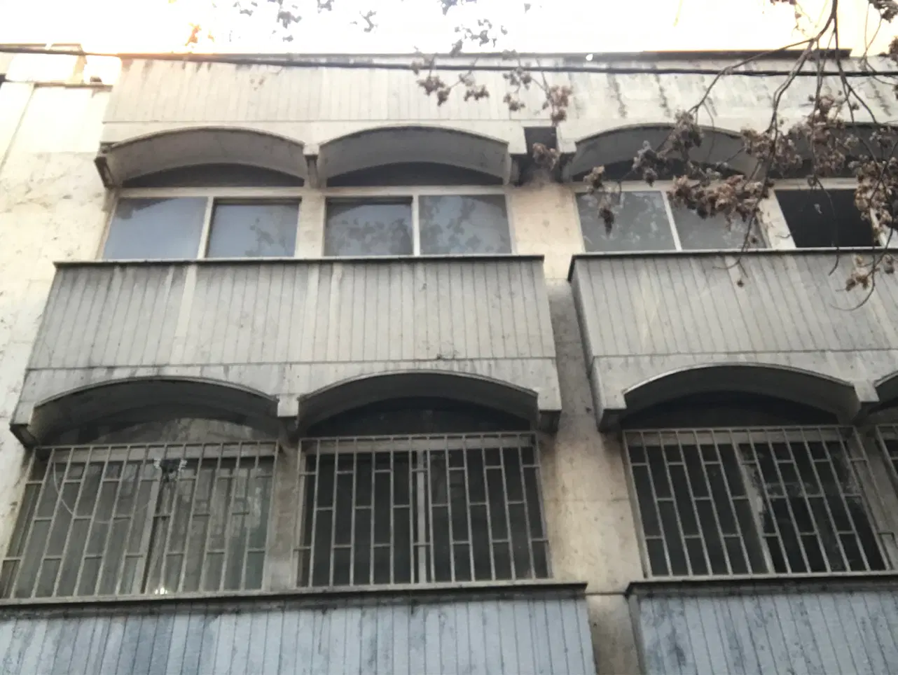 کلنگی ۲ کله ۴۷۵ متر _ ۹۰۰ متر سند اداری‌ _ عجله ای