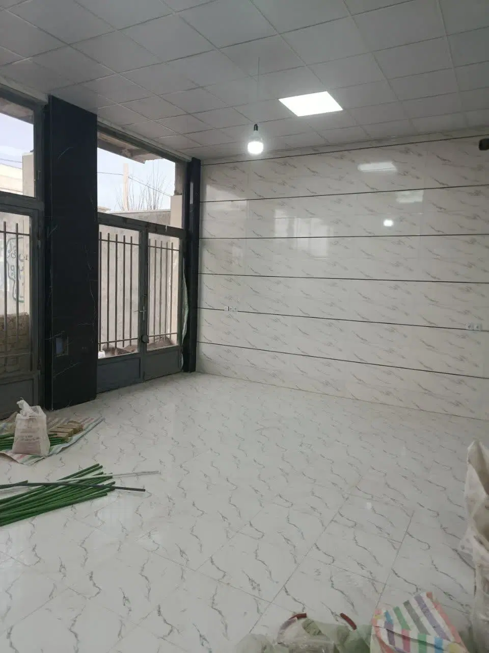 مغازه در اسلام اباد قوملی خیابان