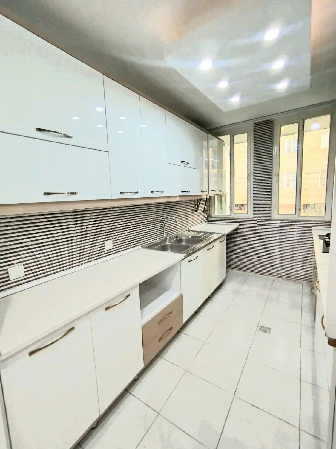 ۵۵متر.روبنما.فول امکانات.طبقه ا سندتکبرگ.pسندی