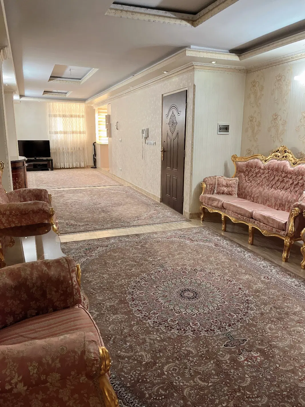 آپارتمان ۹۸ متری دو خوابه خوش نقشه و تمیز