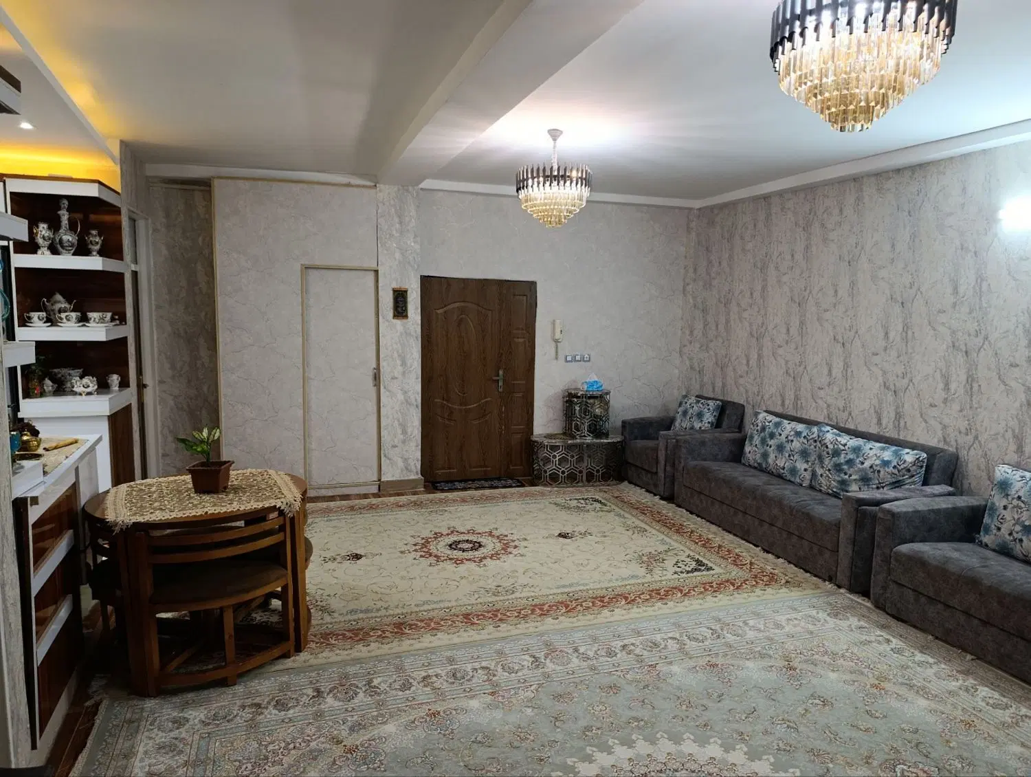 یک واحدآپارتمان شخصی سازبه متراژ۸۵مترمربع