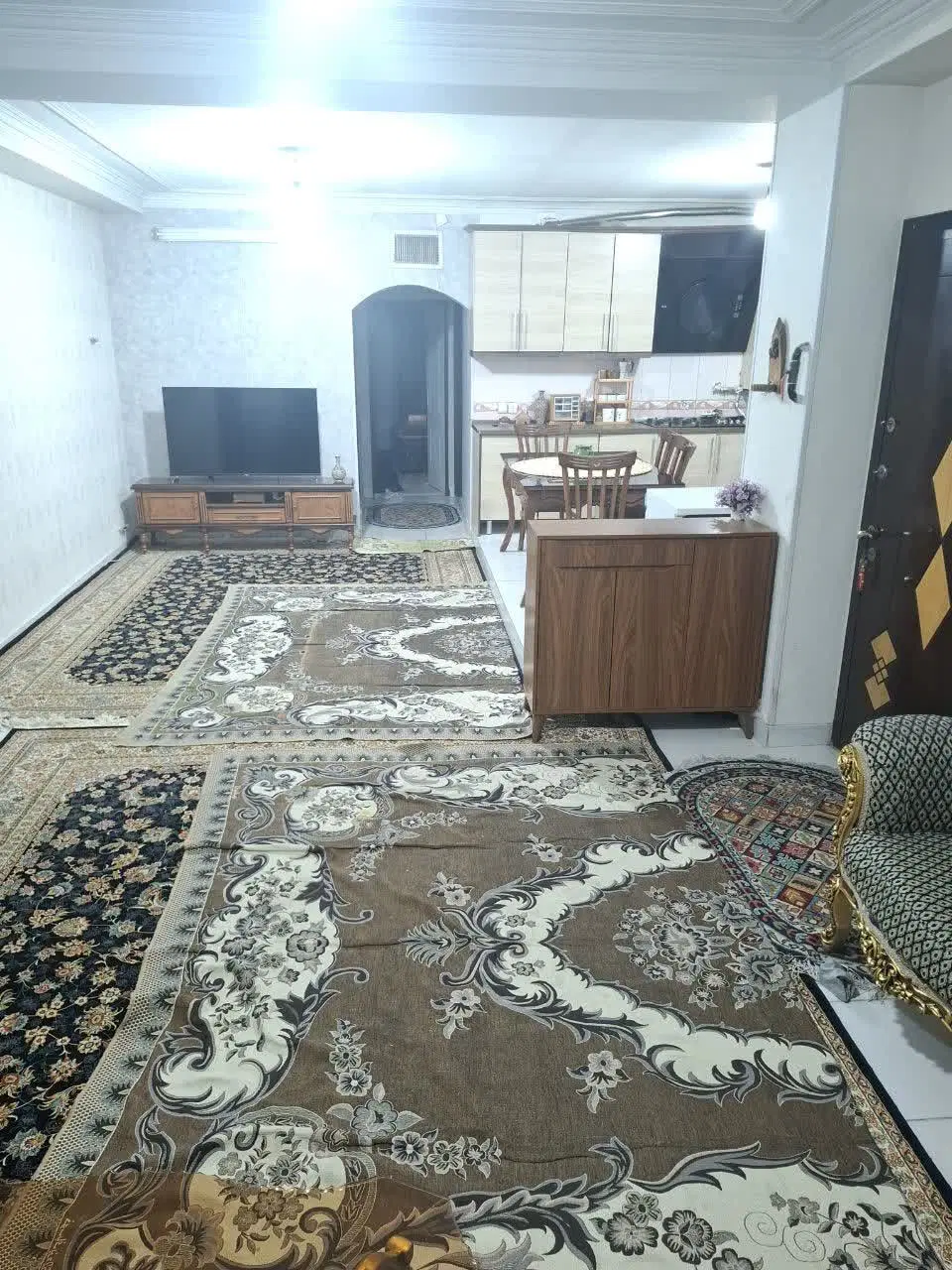 واحد ۱۰۰ متر دوخوابه طبقه۶ دواحده