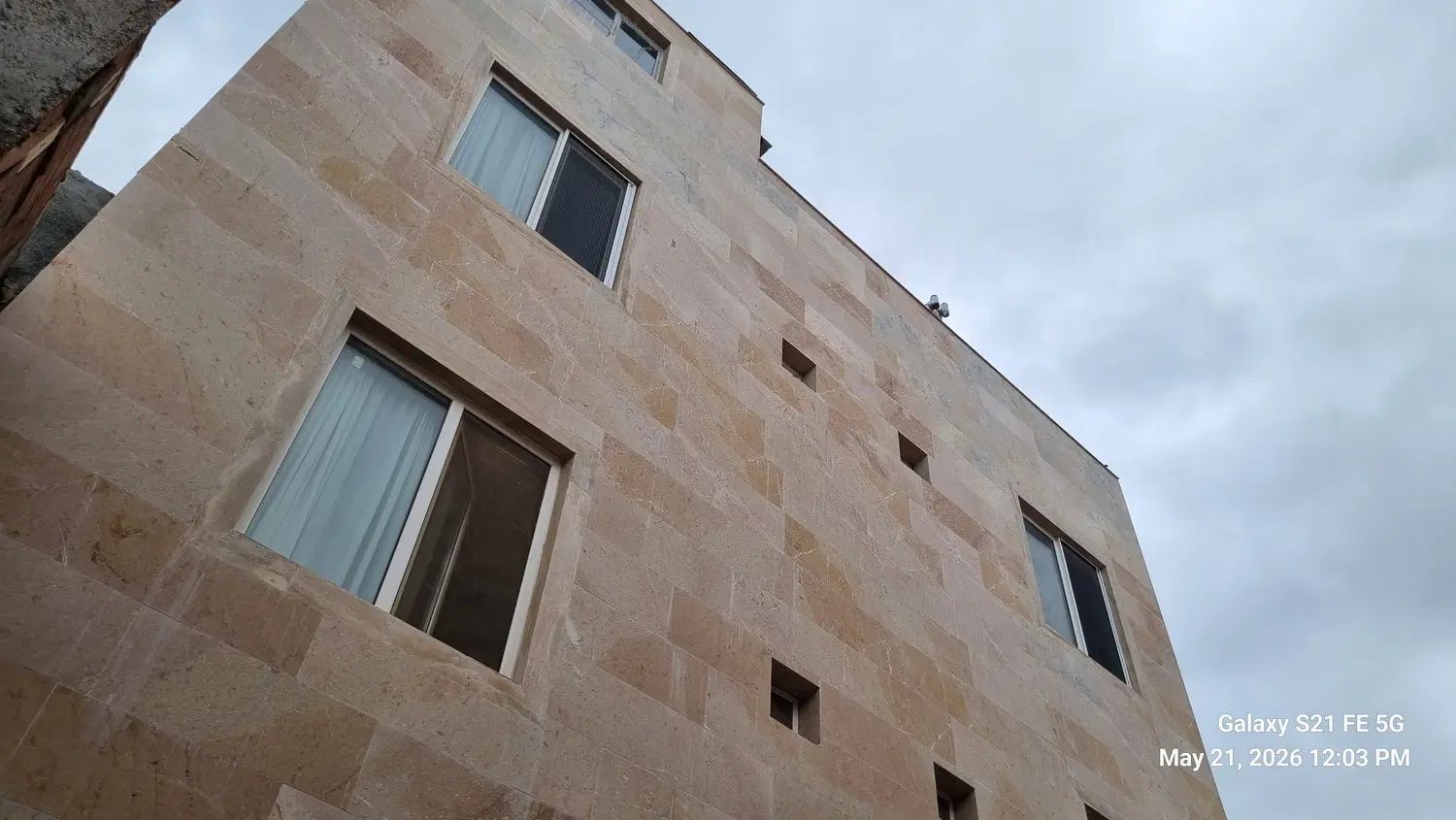 ساختمان ۳ طبقه فروش یکجا