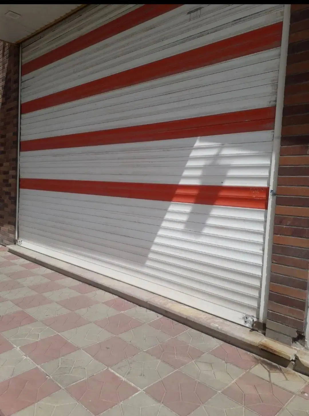 مغازه در ۴راه معاد