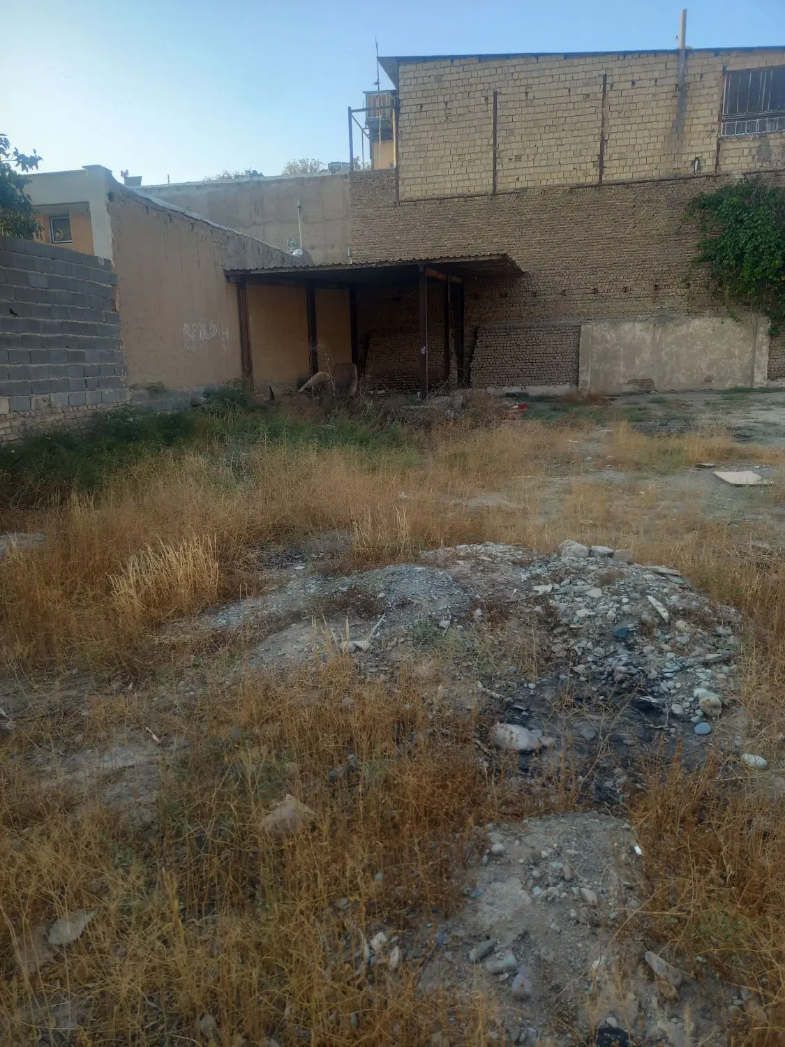 زمین 350 متری چهار دیواری