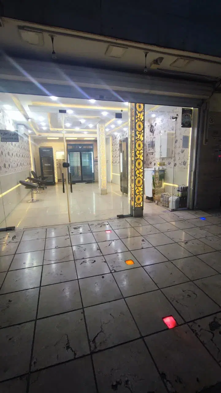 ۴۰ متر مغازه تجاری دائم حاشیه بیست متری