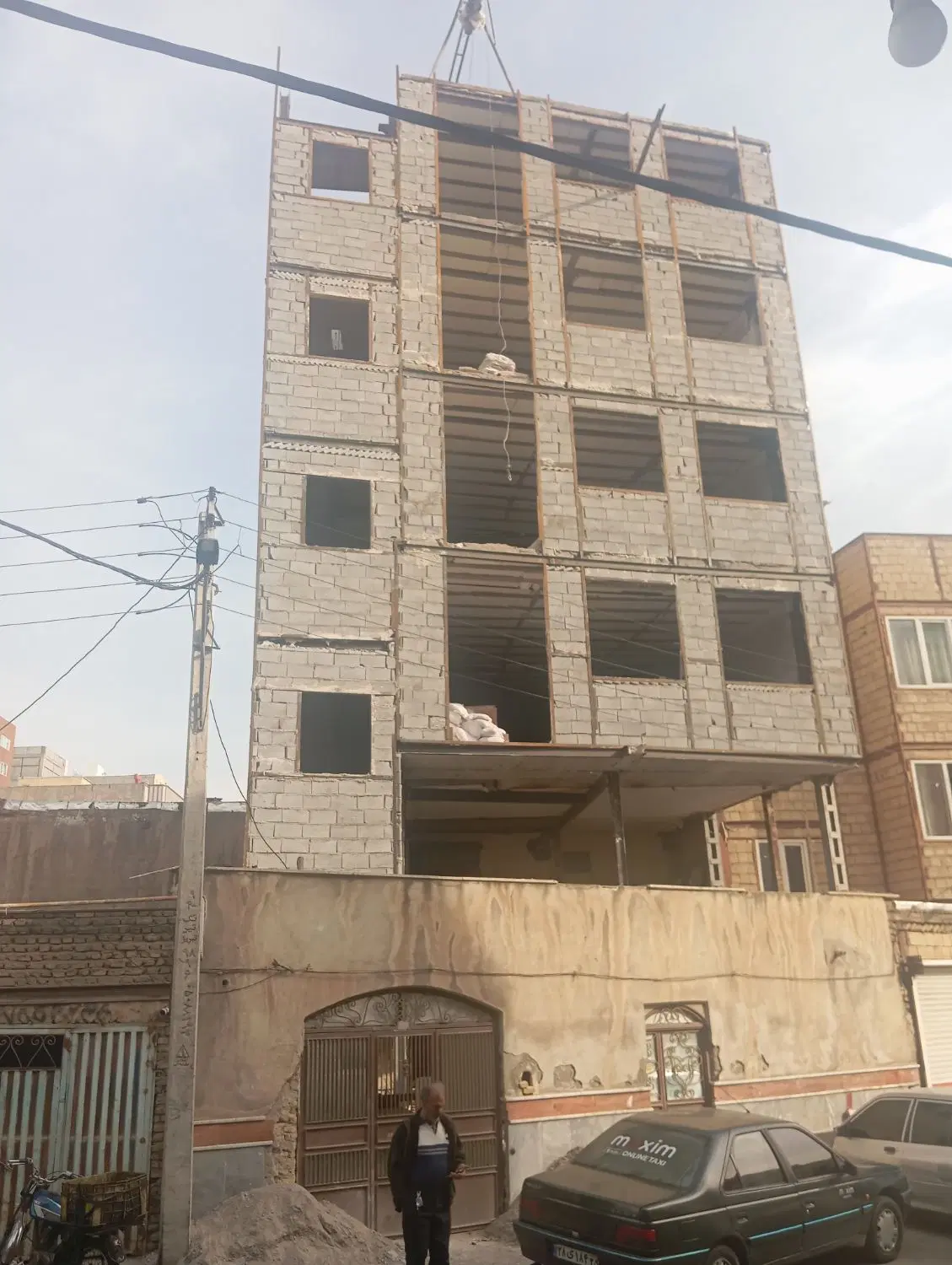 پیش فروش آپارتمان در سیلاب بر خیابان دارای اسانسور
