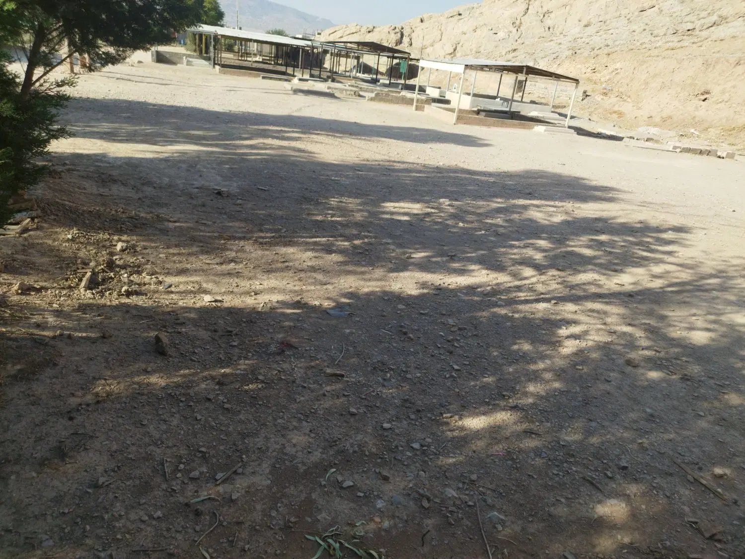 زمین قبر