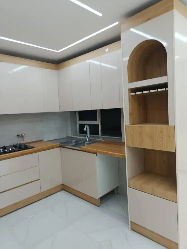 اپارتمان ۹۰متر ۲ خواب بزرگ و تمیز فوق لوکس