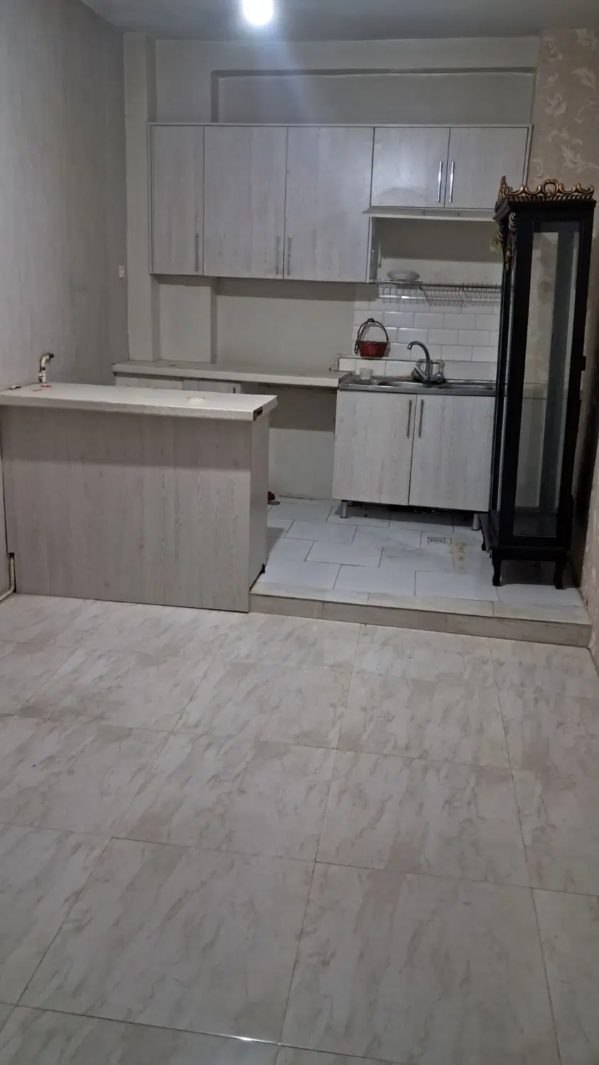 خانه کلنگی در خاکسفید