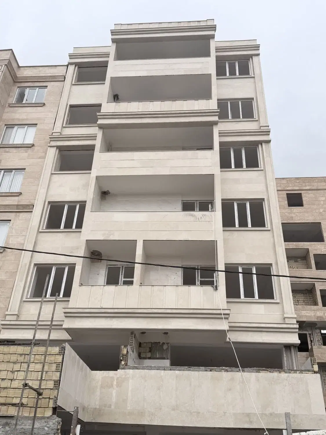 ۱۸۲متری کارمندان ایستگاه ۸