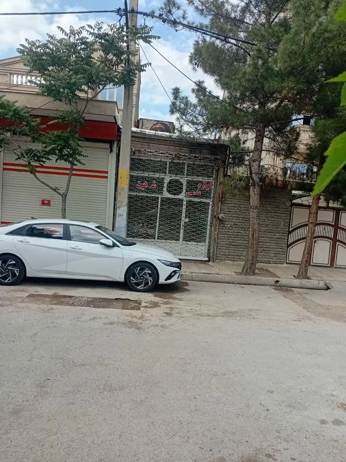 یک باب مغازه ی ۱۲ متری
