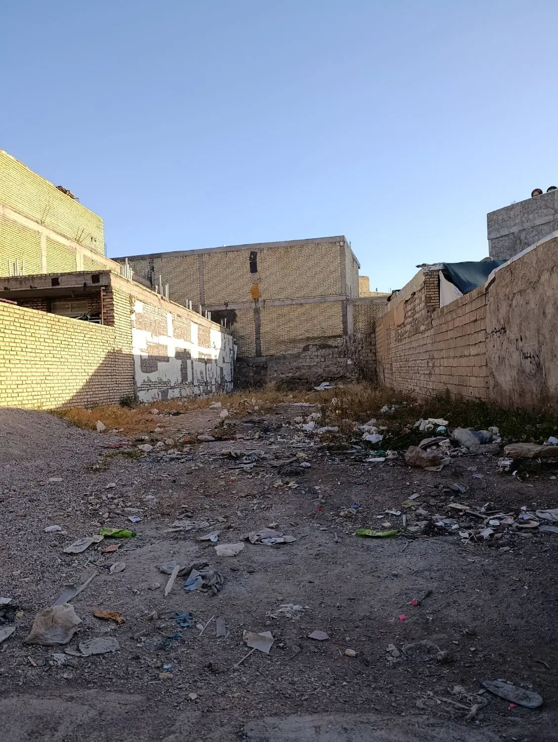 زمین مسکونی