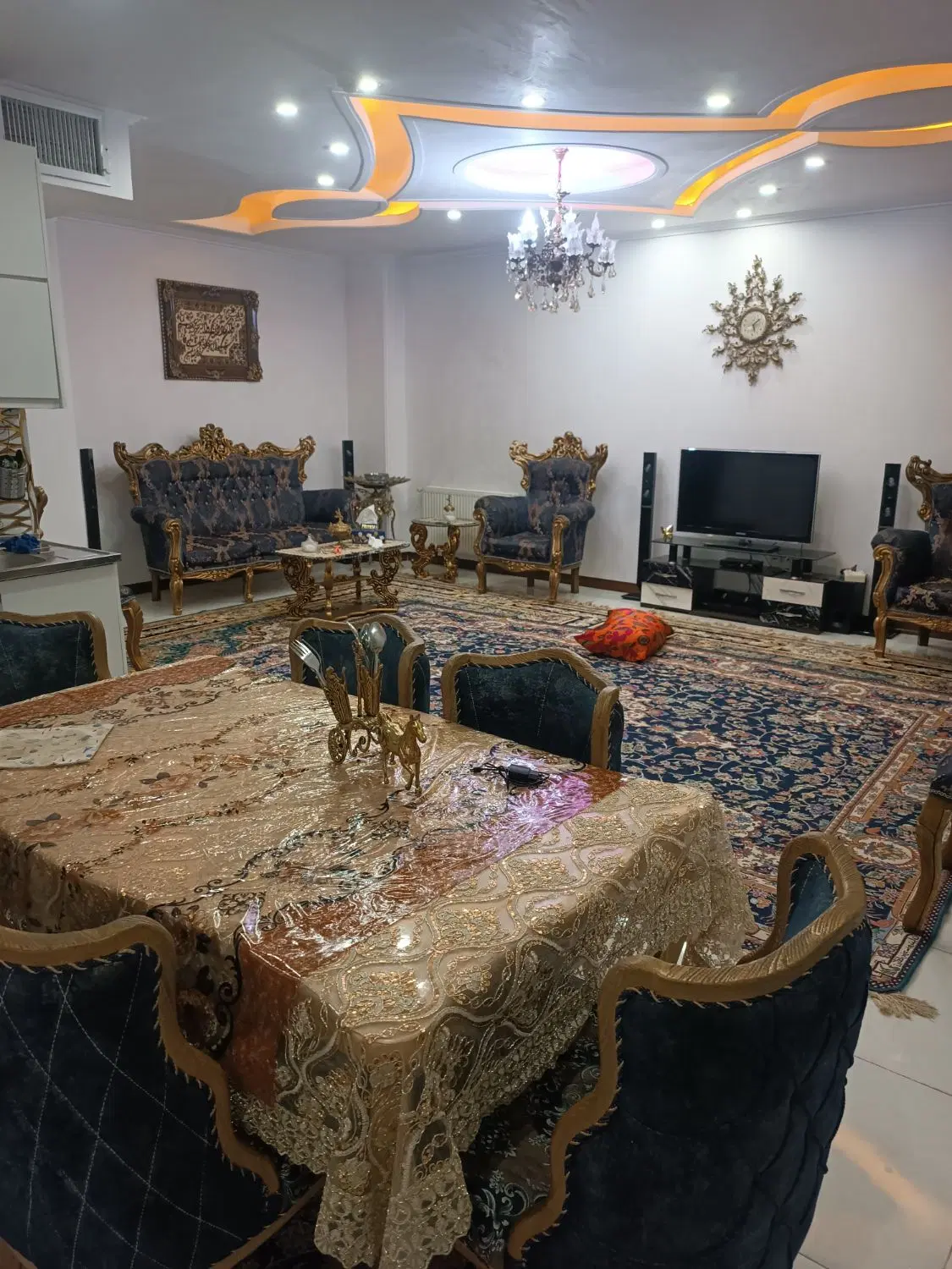 آپارتمان ۱۰۰ متری دو خوابه
