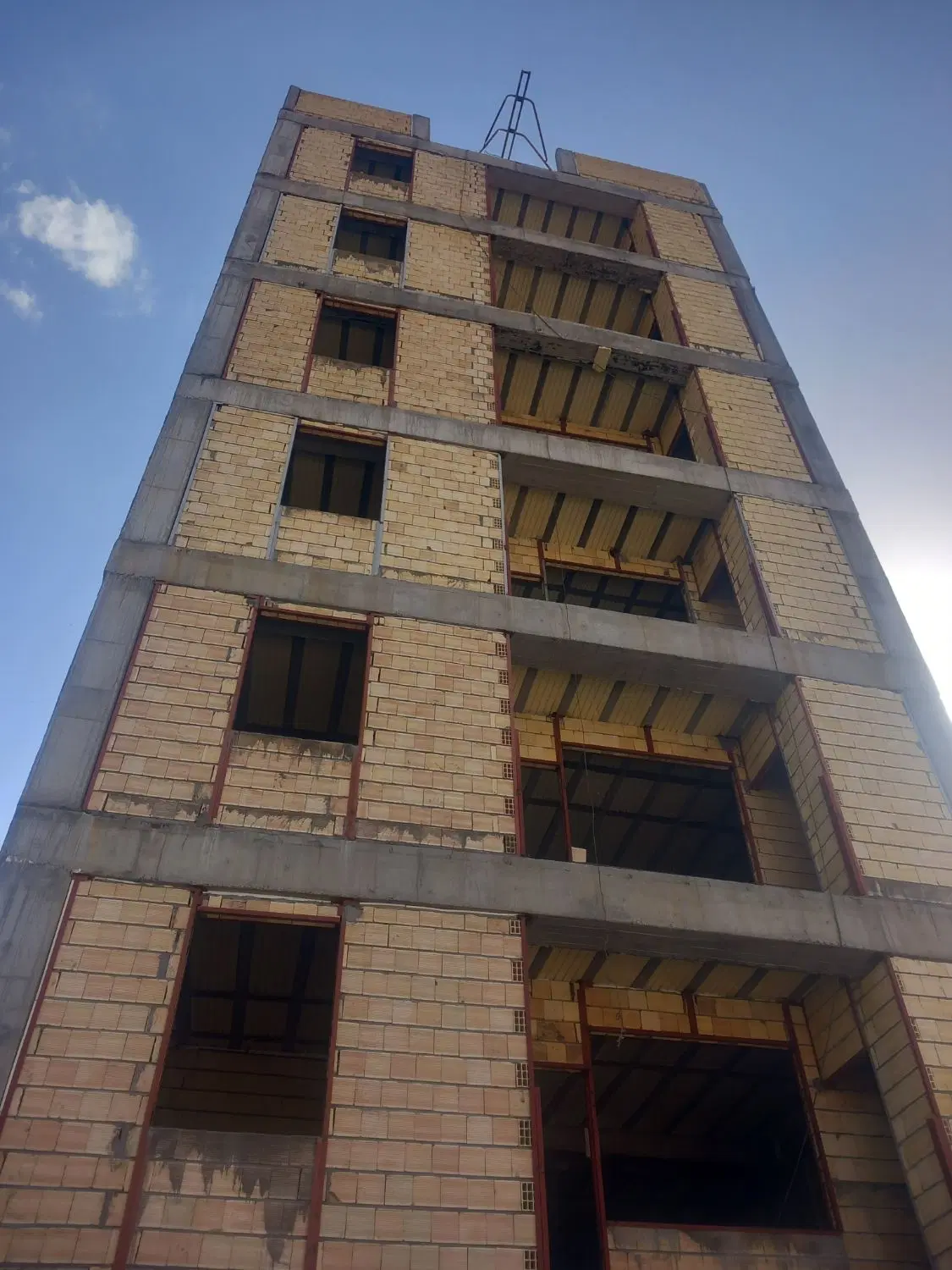 اپارتمان نزدیک هایپر مادر