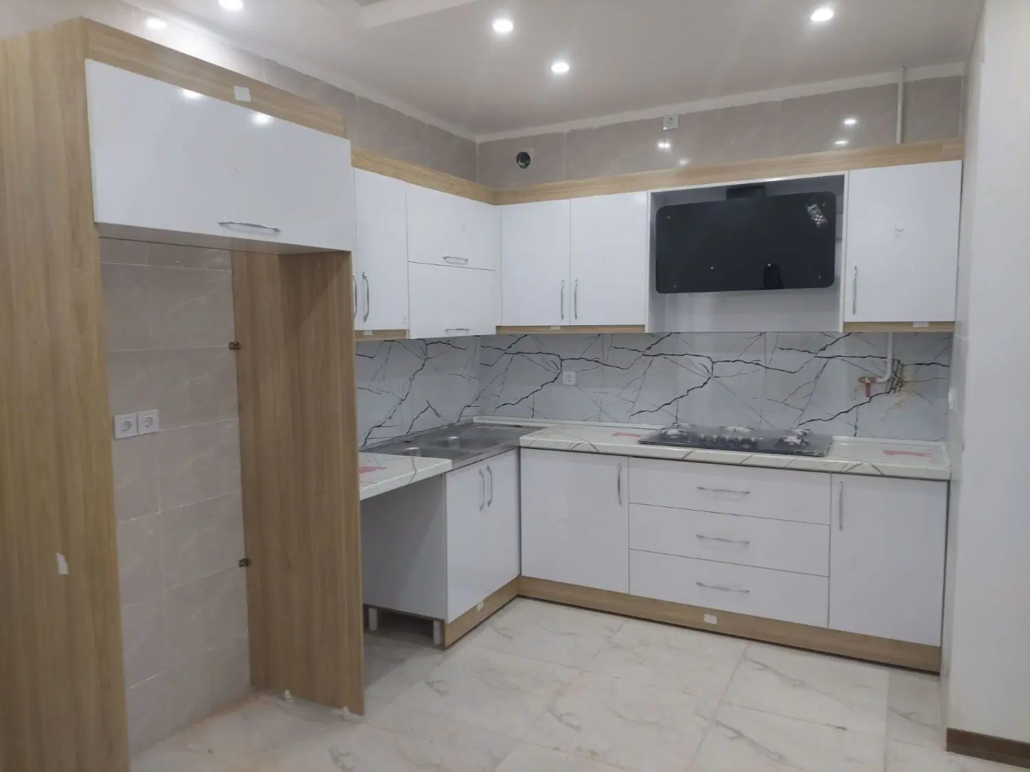 فروش چهارواحده طبقه همکف
