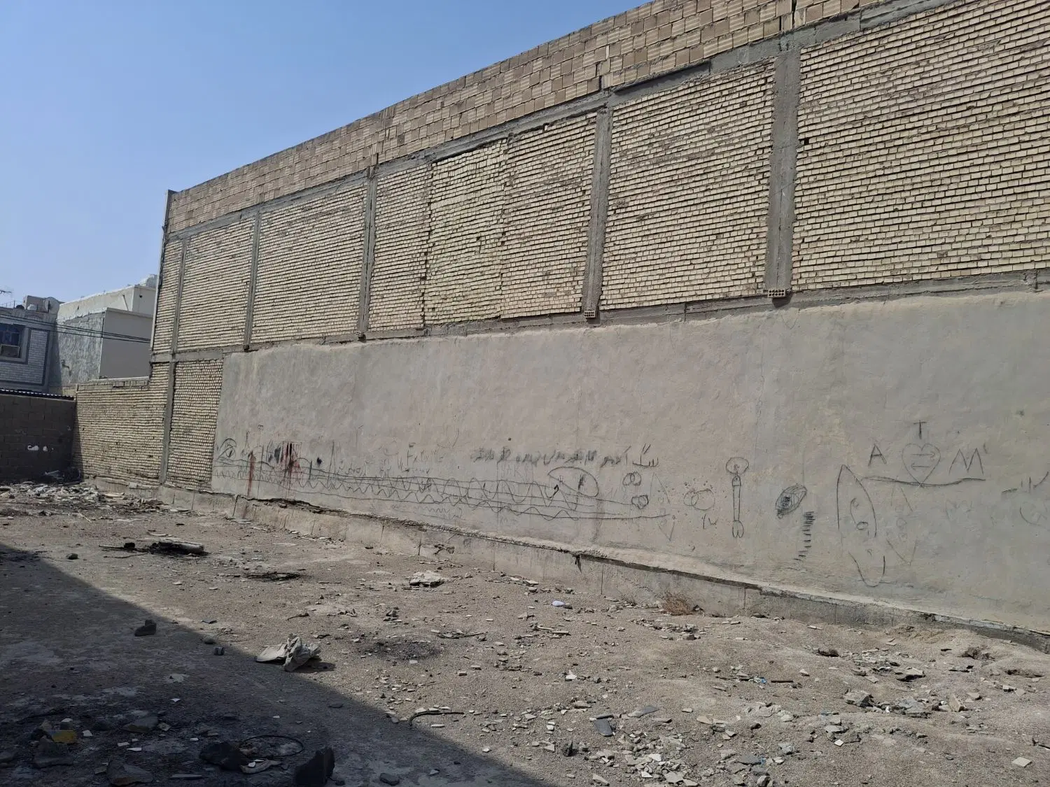 زمین کوی آزادگان ۲۹۰متر (زمین۲بر خیابان میباشد)
