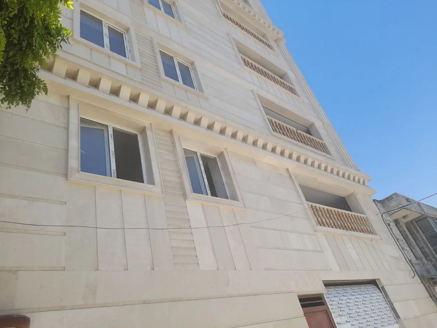اجاره و رهن آپارتمان ۱۳۰ متری