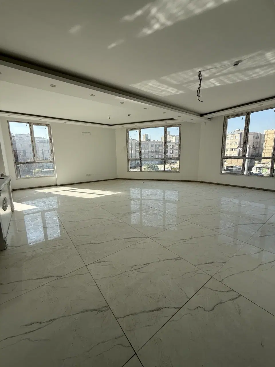 ۱۴۵متری_صفر_سنددار_ ۳نبش_ تکواحدی