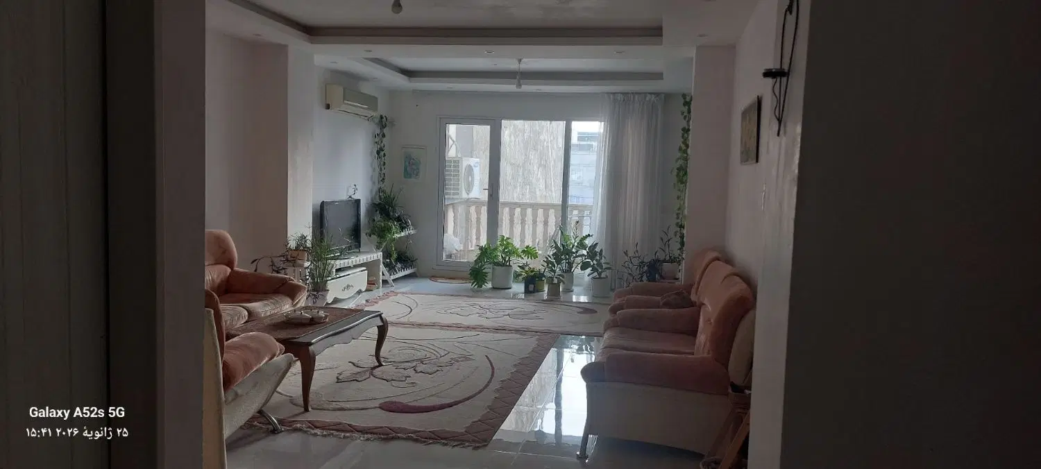 آپارتمان ۱۳۰متری چهارراه استقلال خ ماژانی