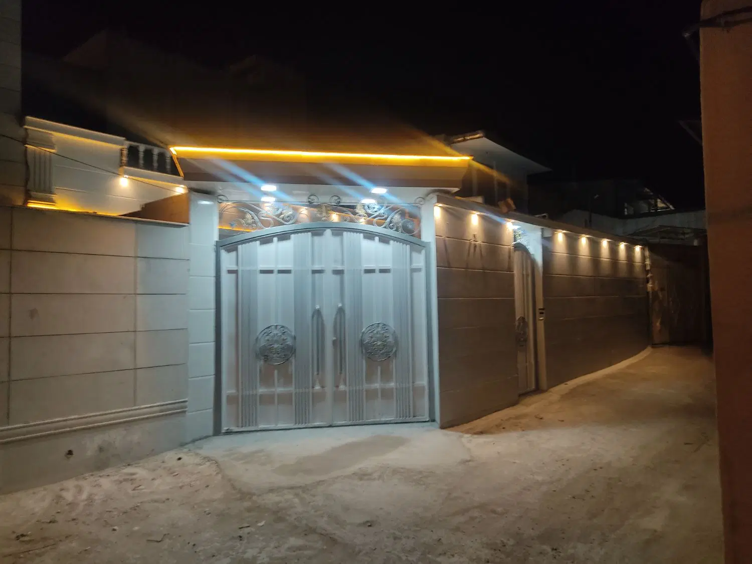 منزل مسکونی ویلایی