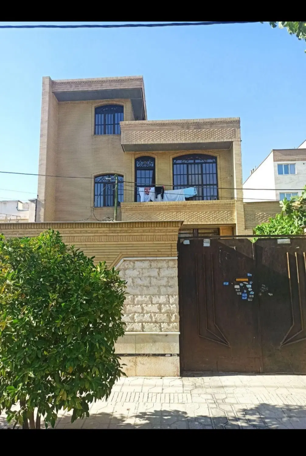 رهن و اجاره طبقه همکف منزل دوخوابه ۱۰۰ متری