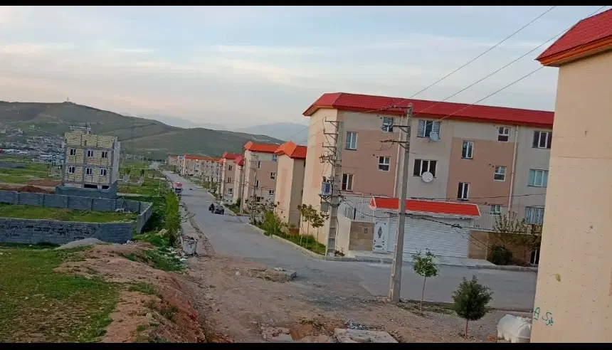 آپارتمان ۱۰۰ متری چشمه سفید بلوک H