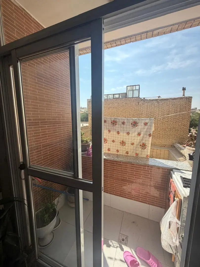 ویلایی دربست ۲طبقه ۲۳۵متر شمالی جنوبی خ ۵ رمضان