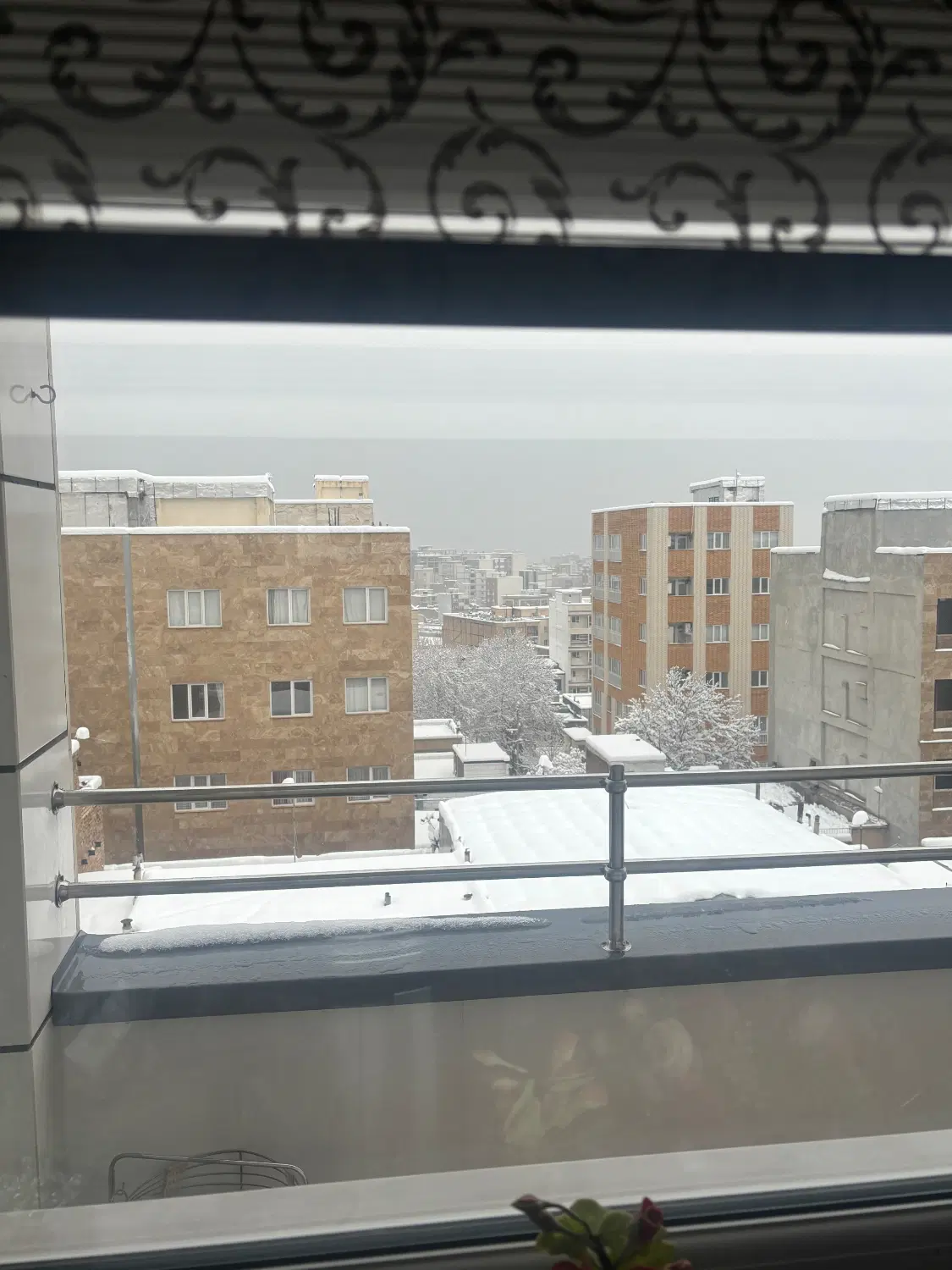 واحد ۱۲۷ متری  فول رنجبران کوچه بلال فقط نقدی