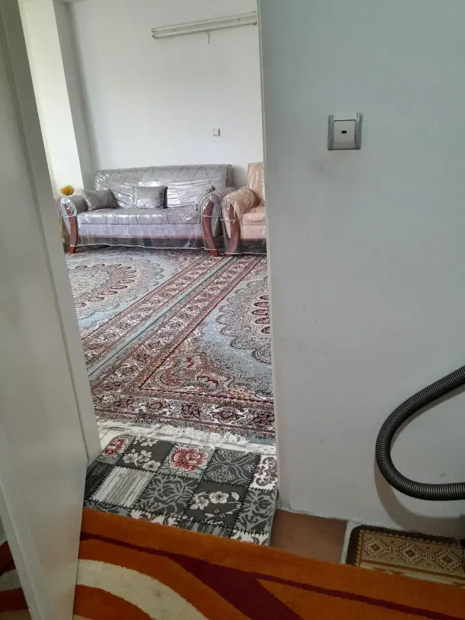 اجاره آپارتمان ۷۰ متری کوچه نسترن یک
